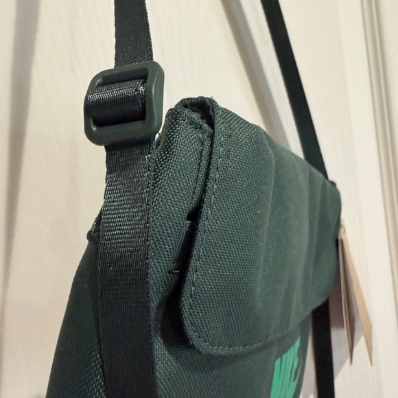 NWT Nike Dark Green Shoulder Bag - Picture 5 of 9